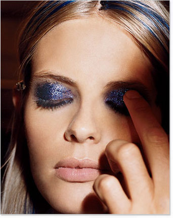 ɫ������ ���۾��ʺ�һ��