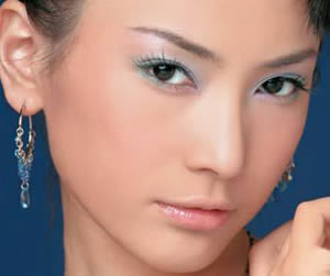 20-30��Ů�� һ�������ٵĻ�ױƷ