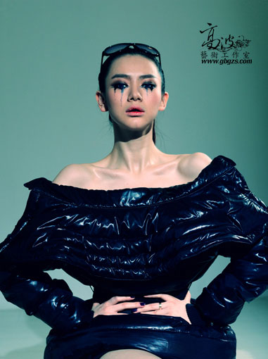 ����������������Ѭ(����Ů����ͼ ��Դ�����˲���)