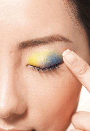  �ʺ�ө����ױ��������Ů�� 