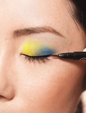  �ʺ�ө����ױ��������Ů�� 