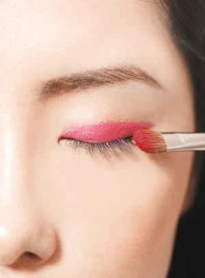  �ʺ�ө����ױ��������Ů�� 