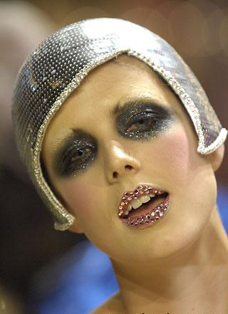 ���ǡ������ �ƿֲ�ױ���³�