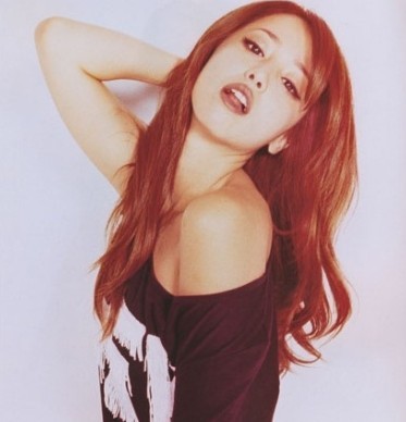  ���մ��۾������� ��ϵŮ����Ŀױ�ݴ󹫿� 