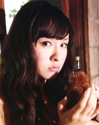  ���մ��۾������� ��ϵŮ����Ŀױ�ݴ󹫿� 