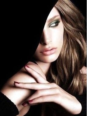 ��Ѭ��ױ���������ɶ�Ů��