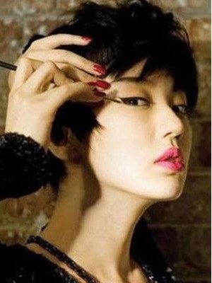 ��Ѭ��ױ���������ɶ�Ů��