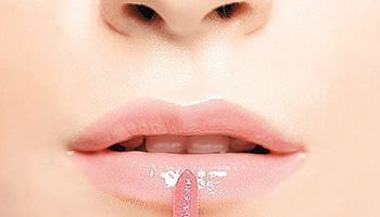 ����Ȼ����ɫ������