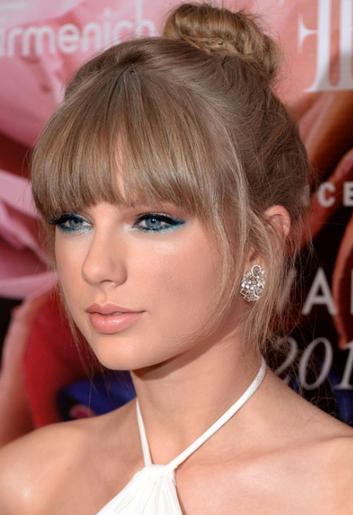 ���۾����ϱ���� Ϊ��β����һ˿����