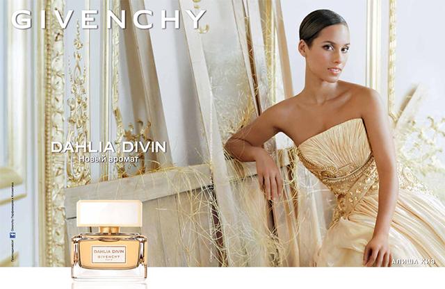 9������ ��Ů�����Ķ�����ױ��ɶ