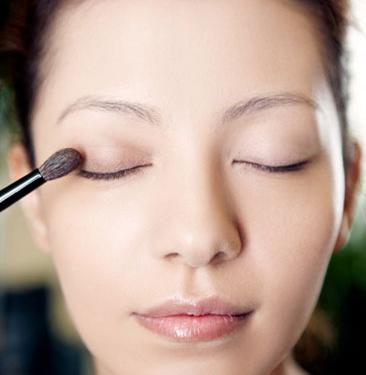 ����Ӱ��1��9�á� �����ӵ����صĻ�ױ��