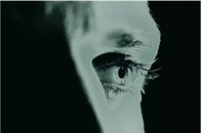 ȫ�����������������Ĥʵ�ֹ���������ڣ���ȫģ���������۾�ͫ��